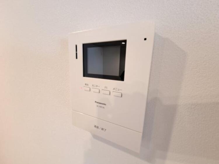 設備 夜間や天候の悪い日もしっかりとチェック。特に奥様やお子様だけでの在宅が多いご家族は必需品です。録画機能付きなら後からも確認できます。