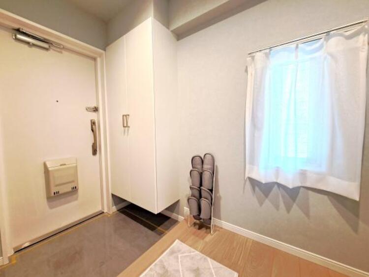 その他 雑多な玄関ではなくスッキリ空間としてお家の顔になるよう設計いたしました。