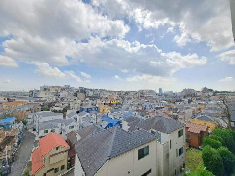 その他 開放感のある眺望。季節による景色の変化を　日常の生活と共に感じてください。