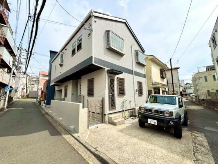 外観 「白楽」駅 徒歩8分　生活に便利な設備・仕様を揃えた快適住宅です。（2026.4.6撮影）