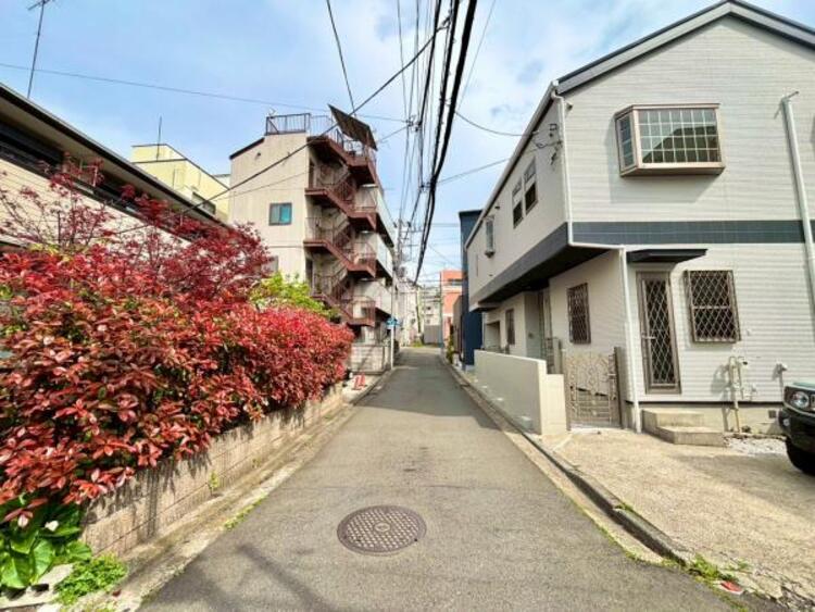 外観 前面道路4.0ｍです。交通量が少なく、小さなお子様もご安心してお過ごし頂けます。（2026.4.6撮影）