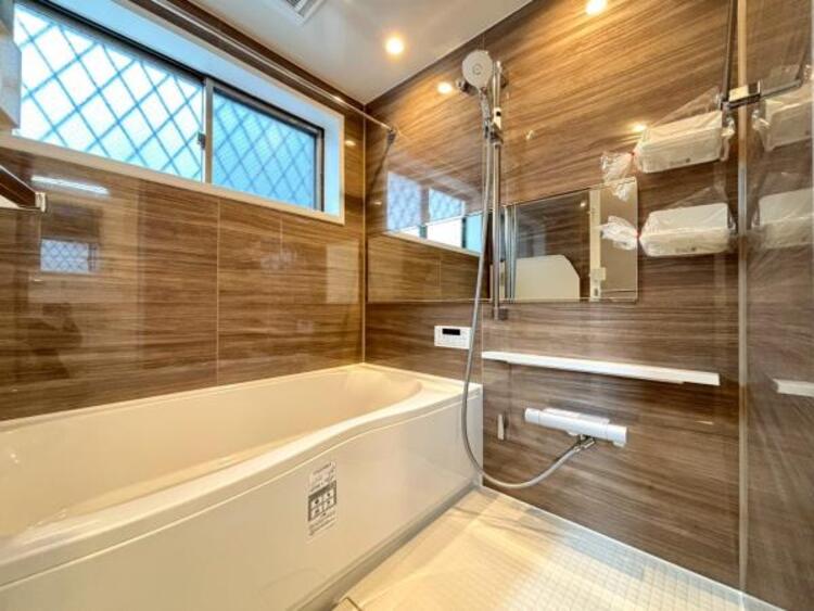 風呂 一日の疲れを癒し、快適に過ごして頂くためにゆったりサイズのバスタブを用意しました。（2026.4.6撮影）