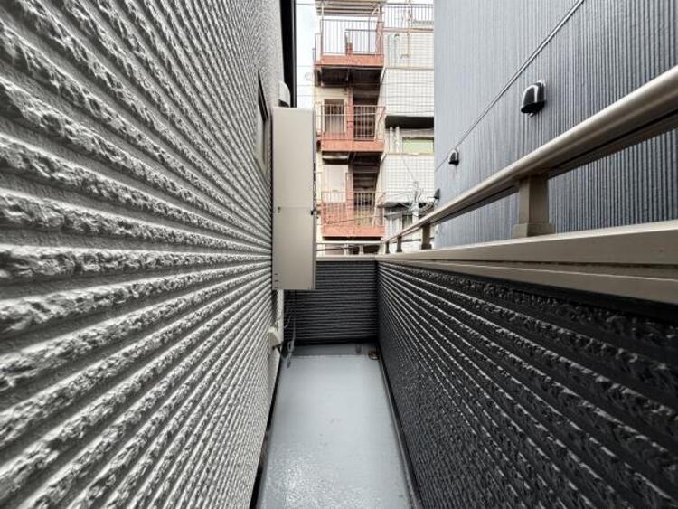 バルコニー 外の視線を気にせず使えるプライベートバルコニーです。（2026.4.6撮影）