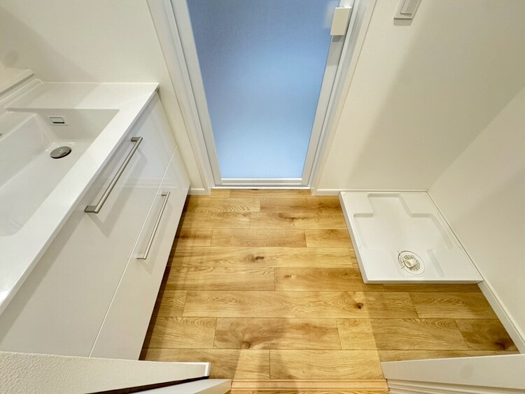 その他 十分な広さの脱衣所。