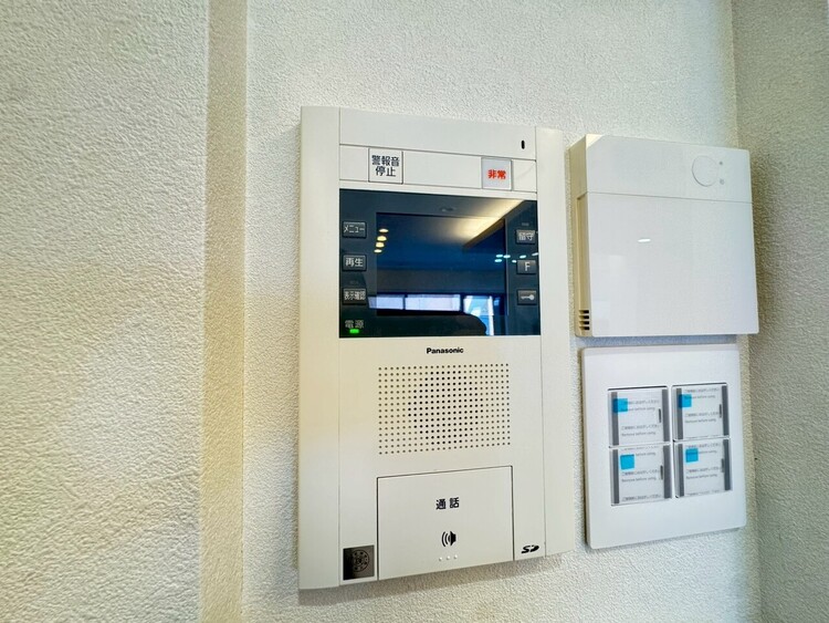 その他 誰が来てもわかる様にモニター付きインターホンを設置。
