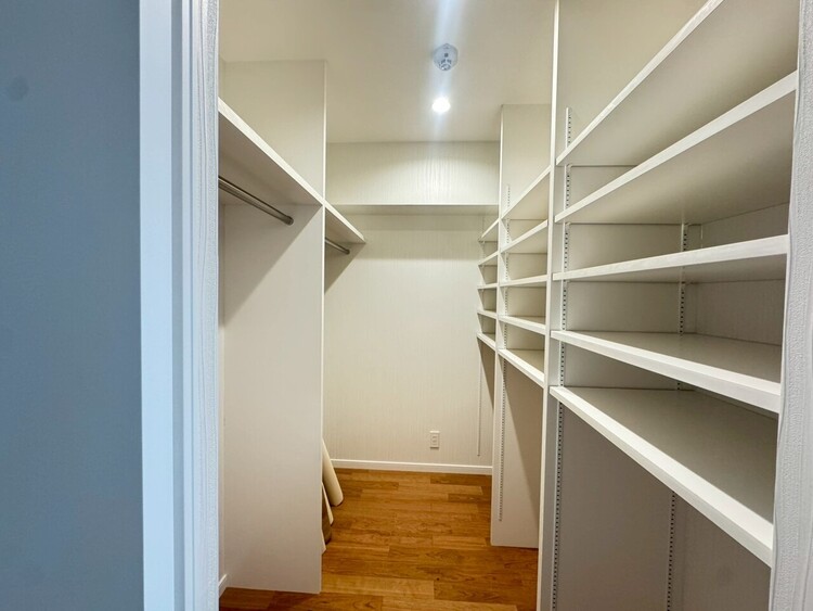 その他 収納スペースが付いていて、お部屋を広く使っていただけます。