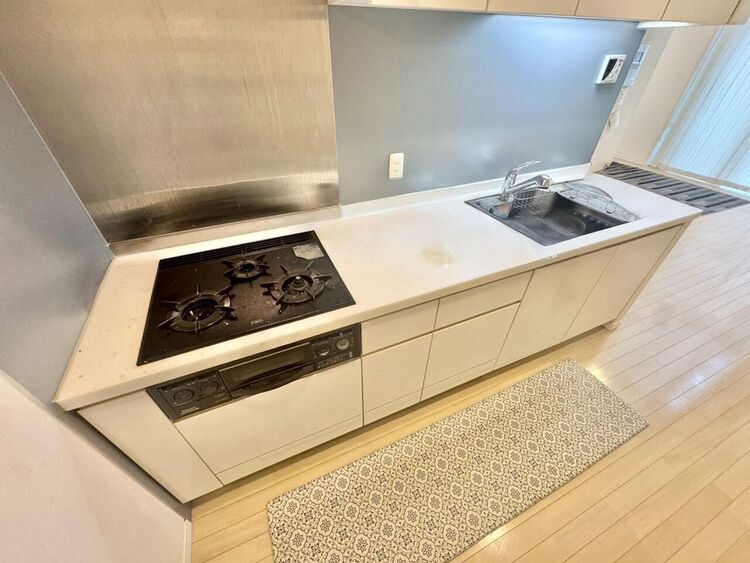 その他 使いやすくスタイリッシュなキッチン空間になっております。