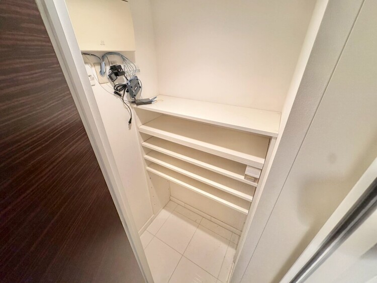 その他 家電やスーツケース、ストック品など何でも片付く嬉しい空間です。