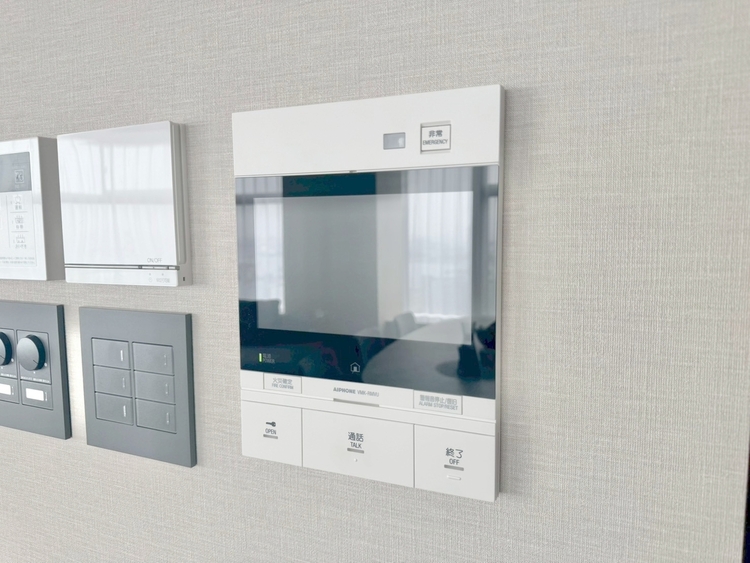 その他 誰が来てもわかる様にモニター付きインターホンを設置。