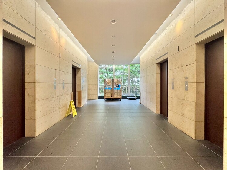 その他 エレベーター完備のため荷物が多くなっても安心。