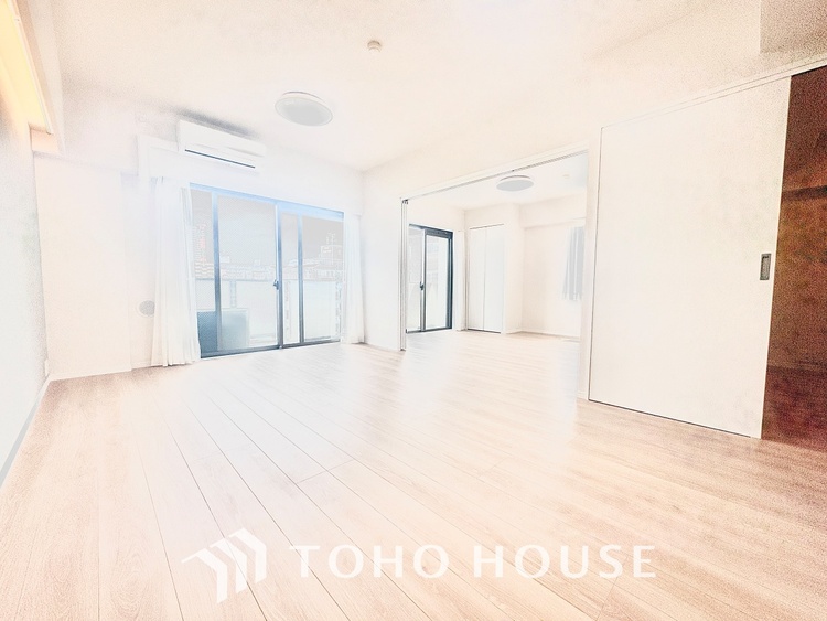 内装 ◆隠された美しさ◆流麗な音楽が流れているような繊細でいながら整然かつ堅牢なこの空間。この空間は確かに美しい。しかし、そこには美しさ以上のものが隠されている。