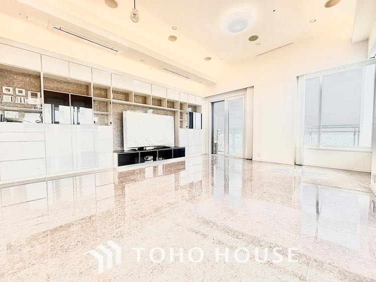 内装 【Green orchestra】◆緑の匂いに誘われて◆目を閉じれば深緑の香り。五感を研ぎ澄まし、日々の疲れを心から癒してくれる。深呼吸するほどに爽やかな薫りたち込める新緑にそと微笑む私達。