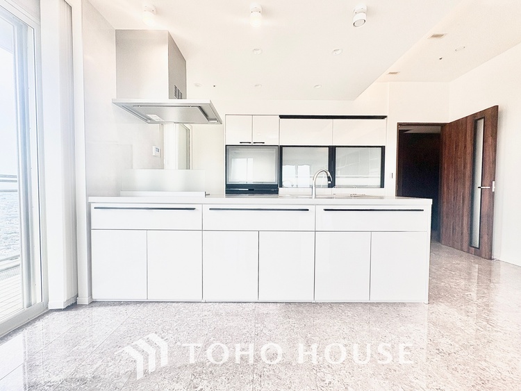 内装 【Breeze, green scent】澄み切った空気。移ろう季節の中、ゆっくりと流れる時間。幸せを噛みしめる穏やかな生活。