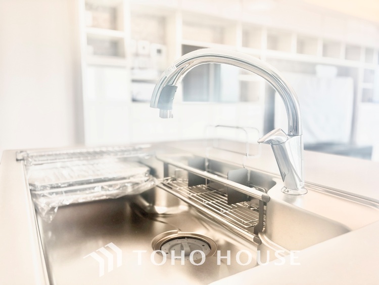 キッチン 【cooking papa is here】料理が苦手な人でも、チャレンジしてみたくなるワイドスパンのキッチン。家族の食卓がここから始まる。