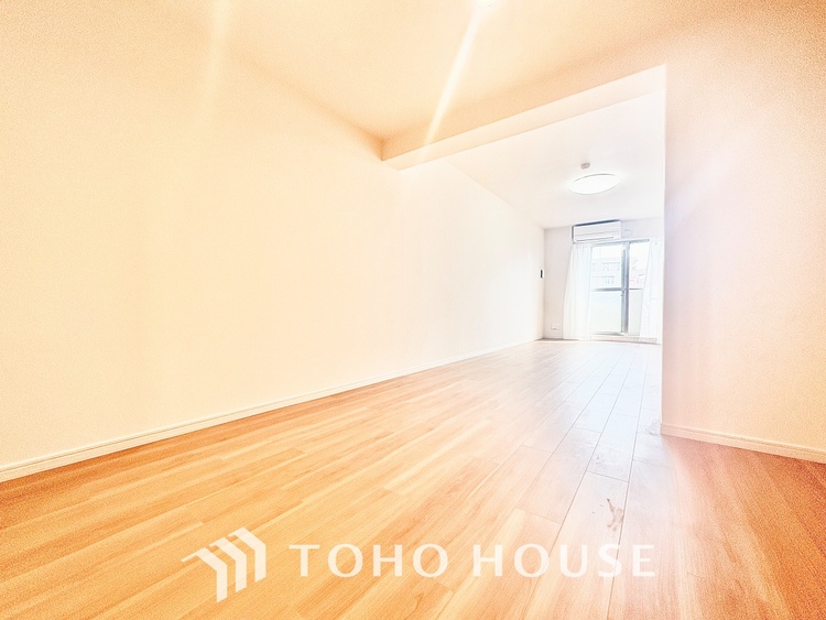 内装 【LIVING】◆眩い◆光が燦々と入り、家族の笑顔を照らす。「いつまでも続いて」と願う夢のような毎日がここにある。