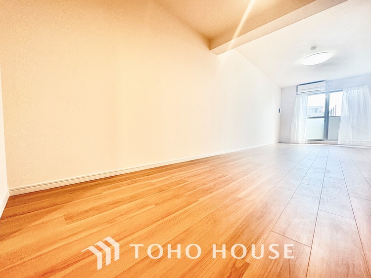 内装 【LIVING】◆陽光◆が差し込む。この開放的なLDKに家族の笑顔が集う。家族が一緒に過ごす空間は明るく、そして居心地よく。