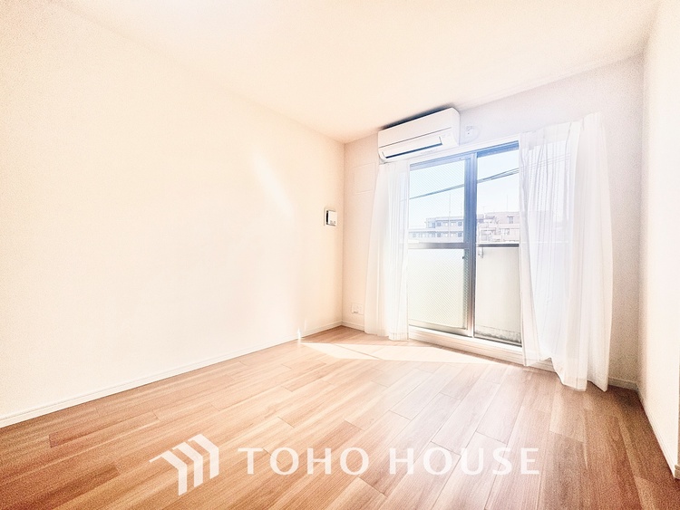 内装 【LIVING】◆陽光◆が差し込む。この開放的なLDKに家族の笑顔が集う。家族が一緒に過ごす空間は明るく、そして居心地よく。