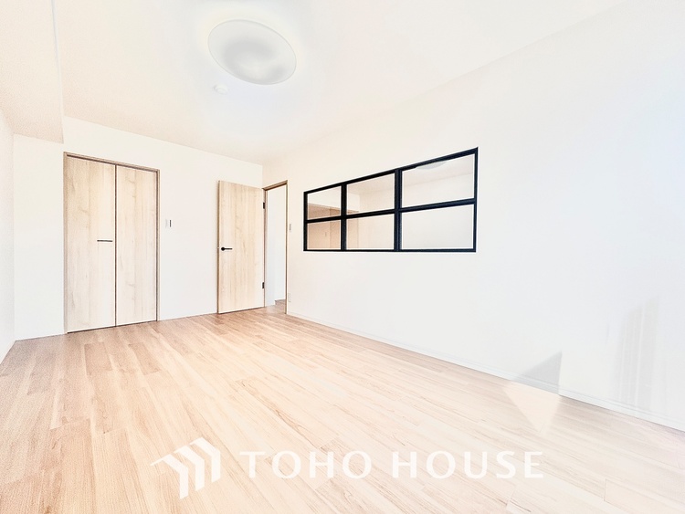 内装 【LIVING】◆扉を◆開くとこの景色。家族の”おかえり”の声が聞こえてきそう。