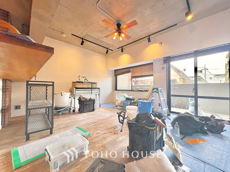 内装 《改装中》明るいリビングこそ居心地のいい暮らしが待っているのだと思う。