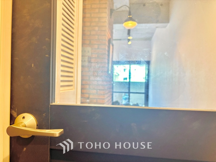 内装 《改装中》使いやすく、明るい洋室に仕上がります。子供部屋や趣味のお部屋にご利用できます。ご自身で家具などを配置し、素敵な空間を創り上げられます。