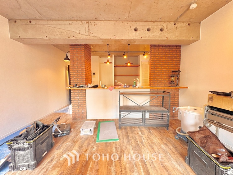 内装 《改装中》◆瀟洒な空間◆落ち着きのある彩が見事に調和させた瀟洒な空間を演出。ここに集まる家族の会話と笑顔が絶え間なく続く幸せな空間。