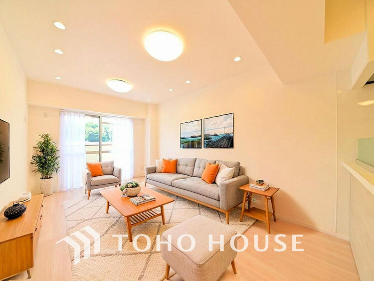 内装 広がりのある住空間、家族が集まるリビング・ダイニング(家具は全てCGです)