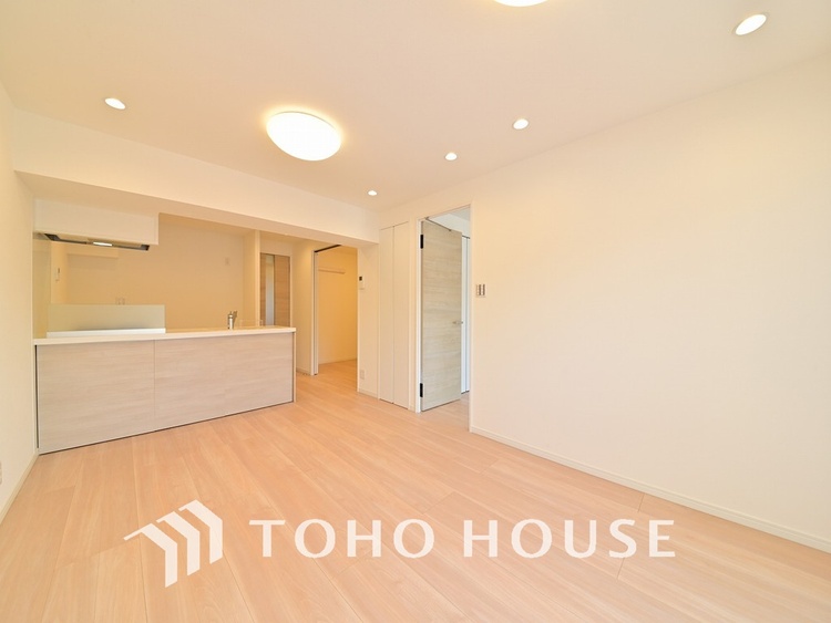 内装 上質な時間を育む暮らしのメインステージ。寛ぎとコミュニケーションを育む居心地のよい場所