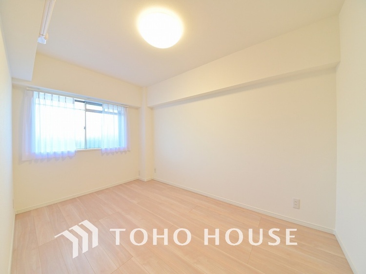 内装 1日の疲れを癒し、心地よく寛げるようゆったりとした広さをしています