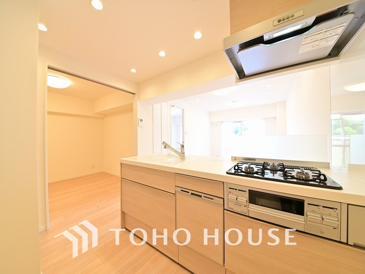 キッチン 落ち着きのあるカラーで統一された清潔感と気品が溢れるキッチン