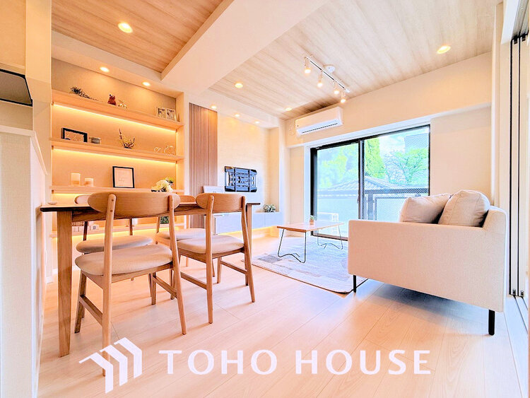 内装 明るいLDKは自然と家族が集まるコミュニケーションの場所に