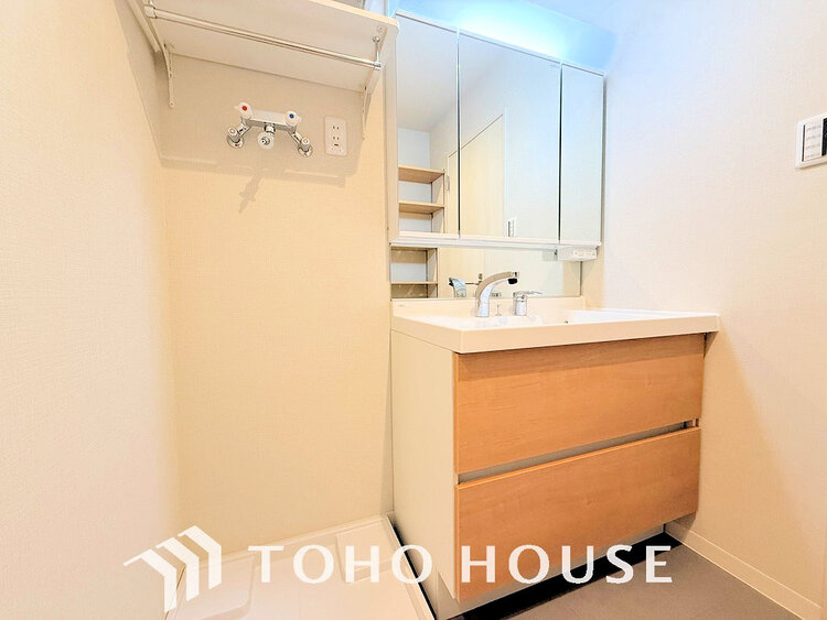 洗面 大きな洗面鏡付き、朝の身支度も楽しくなりますね