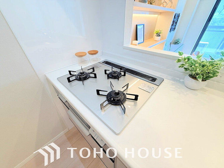 その他 3口ガスコンロで効率よくお料理できますね