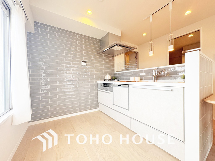 キッチン シンプルな部屋の雰囲気に溶け合うナチュラルキッチン