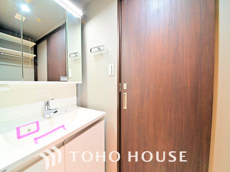 洗面 大きな洗面鏡付き、朝の身支度も楽しくなりますね