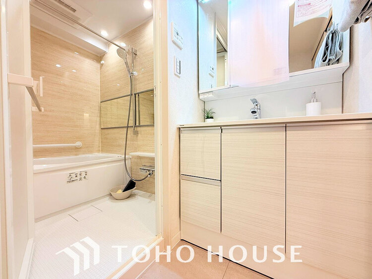 洗面 大きな洗面鏡付き、朝の身支度も楽しくなりますね