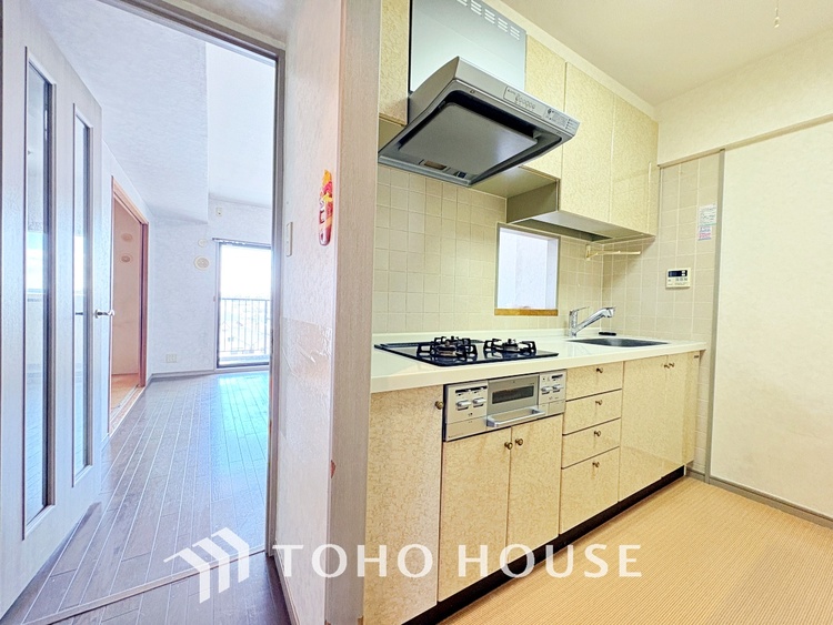 内装 お子様の面倒を見れる時間が増え時短になります。加えて手荒れも防げてしかも節水が高い為、大変人気があり重宝します。