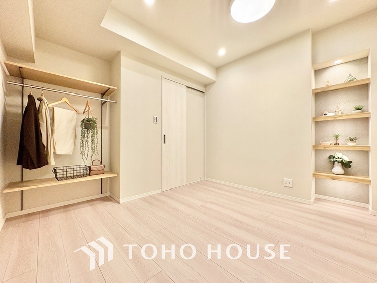 内装 感性を育むプライベートルームはシンプルでスマートな空間