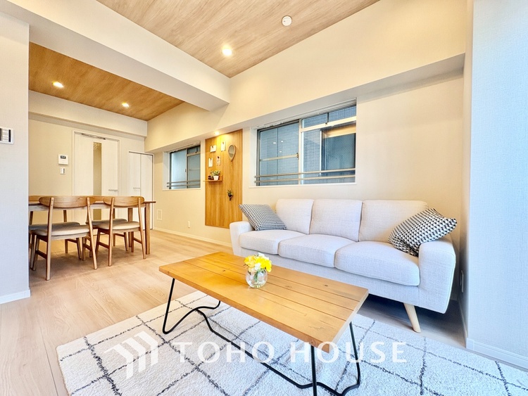 内装 清潔感あふれる洗面化粧台で、毎日の身支度を快適にサポートします。