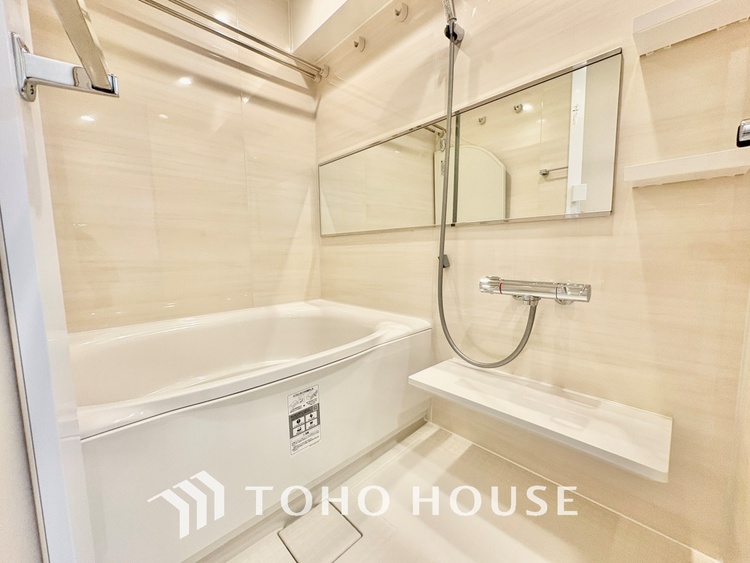 風呂 清潔感あふれる快適なトイレ。毎日を心地よく過ごせるおすすめポイントです。