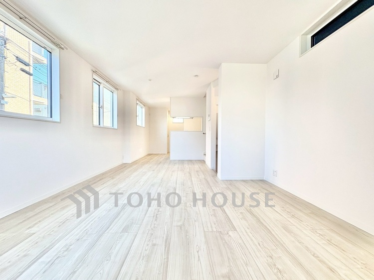 内装 【リビング】家族が自然と集まりたくなる、心地よい広さの空間。