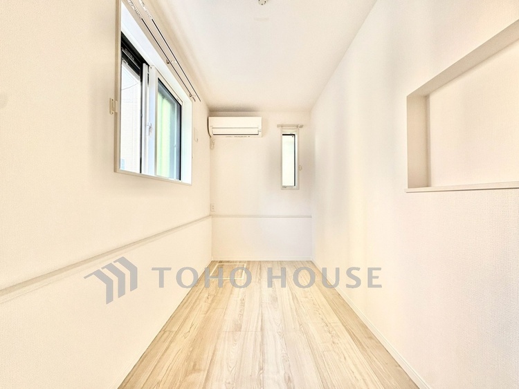 内装 【居室】主寝室としても、お子様のお部屋としても使いやすい一室です。