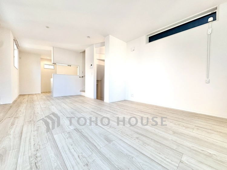 内装 【リビング】開放感のあるリビングは、日常の心地よくしてくれます。