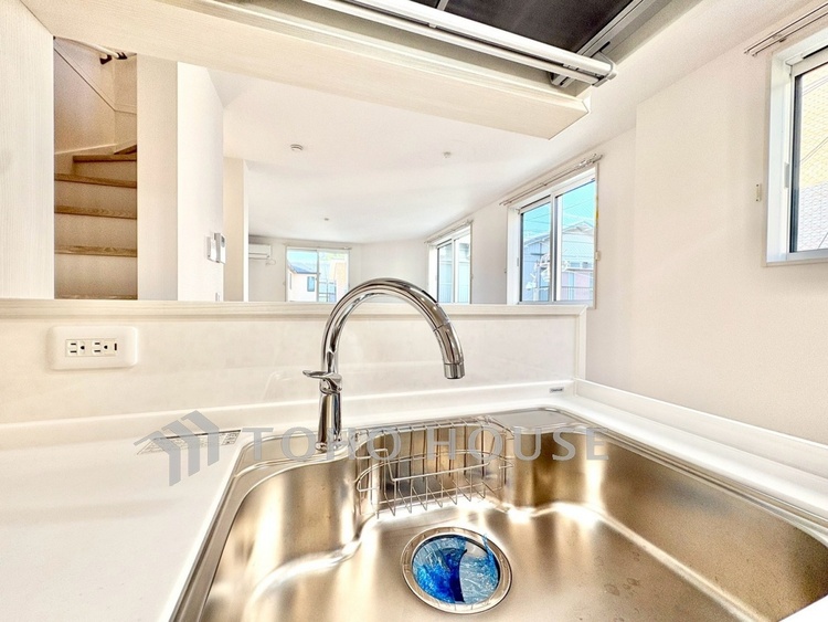 キッチン 【キッチン】ご家族との会話を楽しみながらお料理ができる空間です。