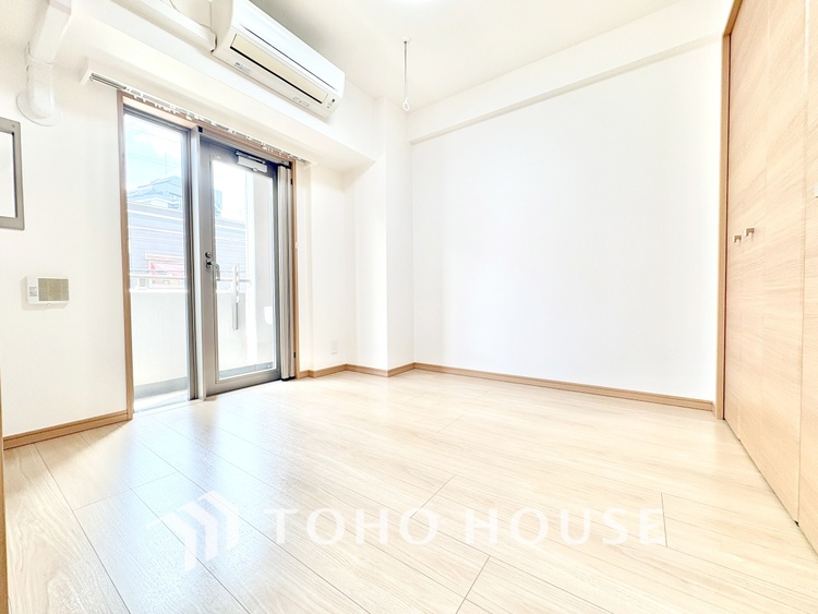 内装 【居室】主寝室としても、お子様のお部屋としても使いやすい一室です。