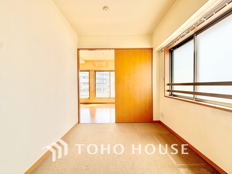 内装 【居室】シンプルで使いやすく、どんな家具にも馴染む居室です。