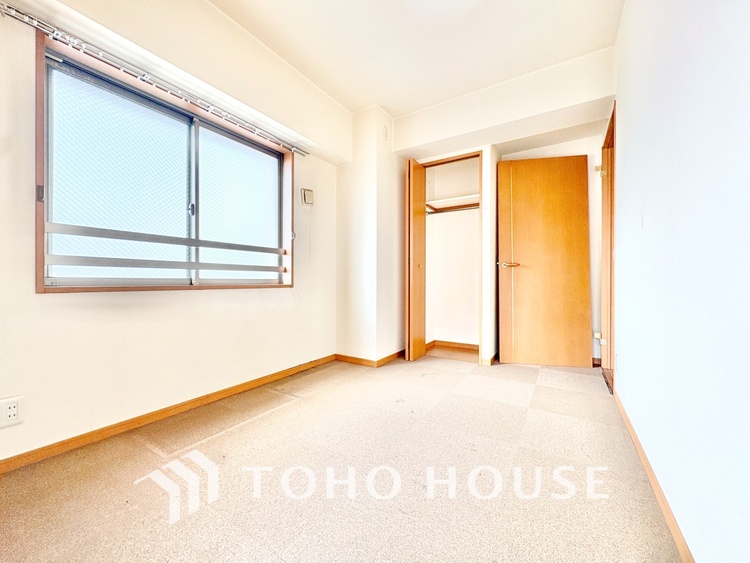 内装 【居室】主寝室としても、お子様のお部屋としても使いやすい一室です。