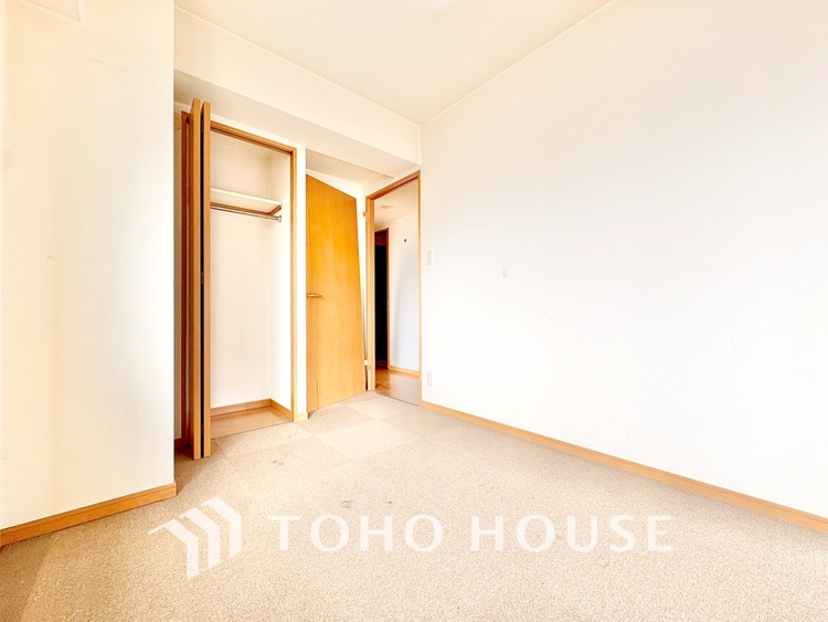 内装 【居室】朝はやわらかな光に包まれ、気持ちよく一日始められます。