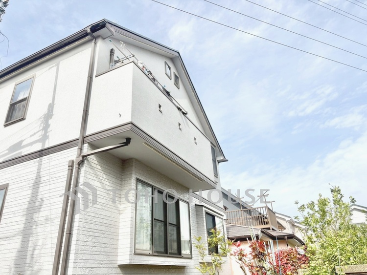 外観 【玄関】住まう方や訪れる人を優しく迎えてくれるエントランス。