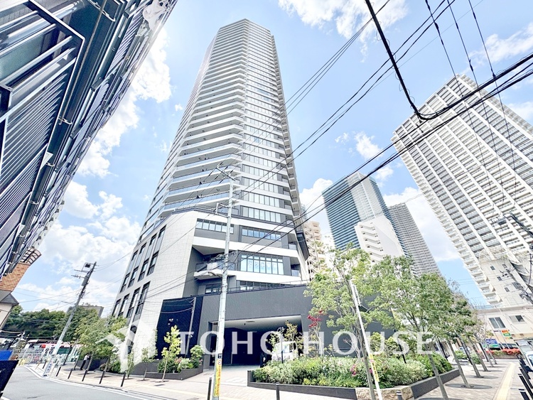 外観 【外観】堂々としたフォルムが印象的な外観。帰宅するたびに安心感を与えてくれるマンションです。