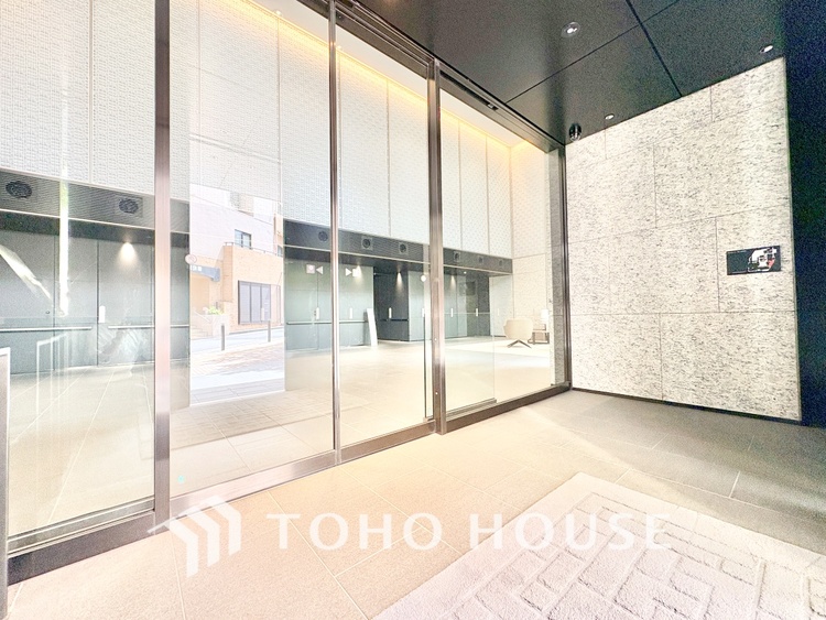 外観 【ロビー】ゆとりあるロビー空間。帰宅した瞬間にほっとできる落ち着いた雰囲気が広がります。